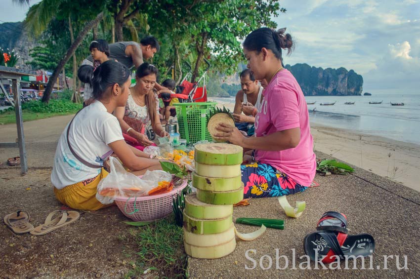 праздник Лои Кратонг (Loi Kratong) в Таиланде, Ао Нанг, 2013