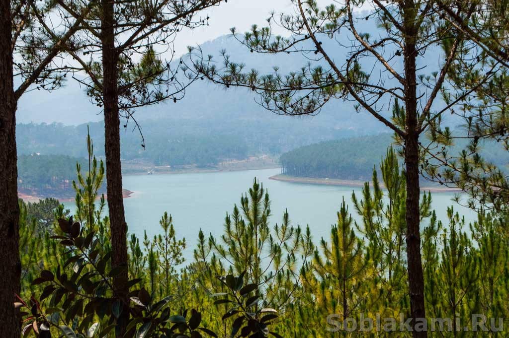 Далат, Вьетнам, водопад Пренн и монастырь Чук Лам