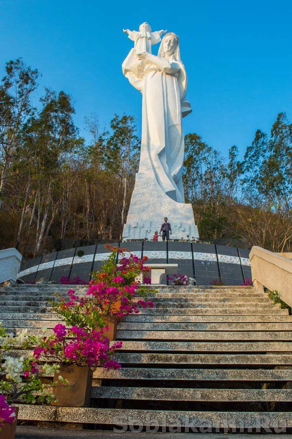 Вунгтау, Вьетнам, парк возле статуи Девы Марии