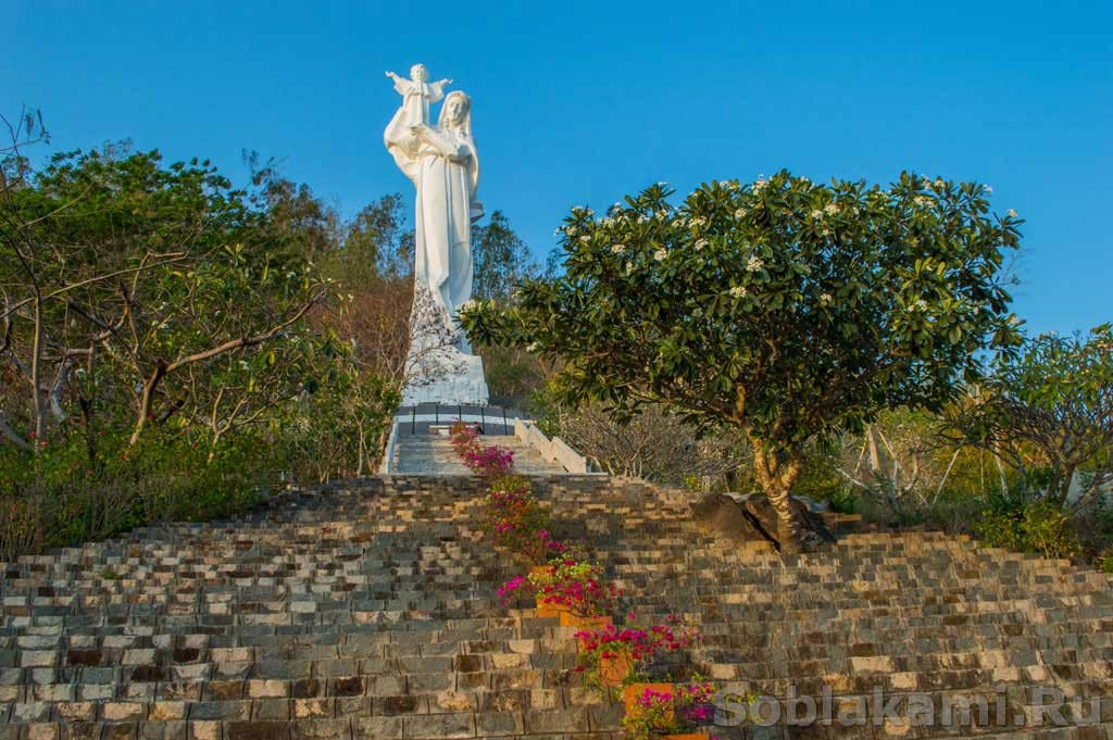 статуя Девы Марии в Вунгтау, Вьетнам